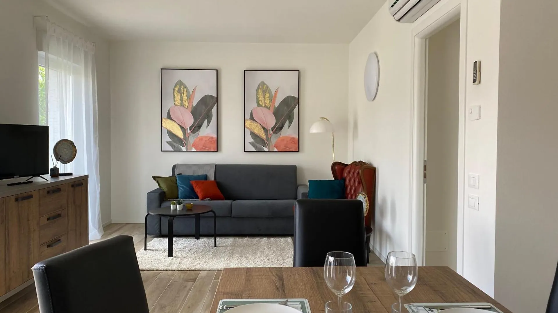 Eco Lake Apartments 佩斯基耶拉德加达