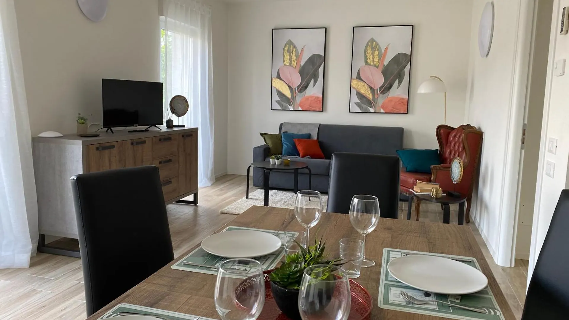 Eco Lake Apartments 佩斯基耶拉德加达